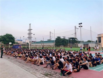 Đợt học đầu tiên môn GDTC&QPAN của Tân sinh viên D13: 500 sinh viên lên Cơ sở 2 của Trường